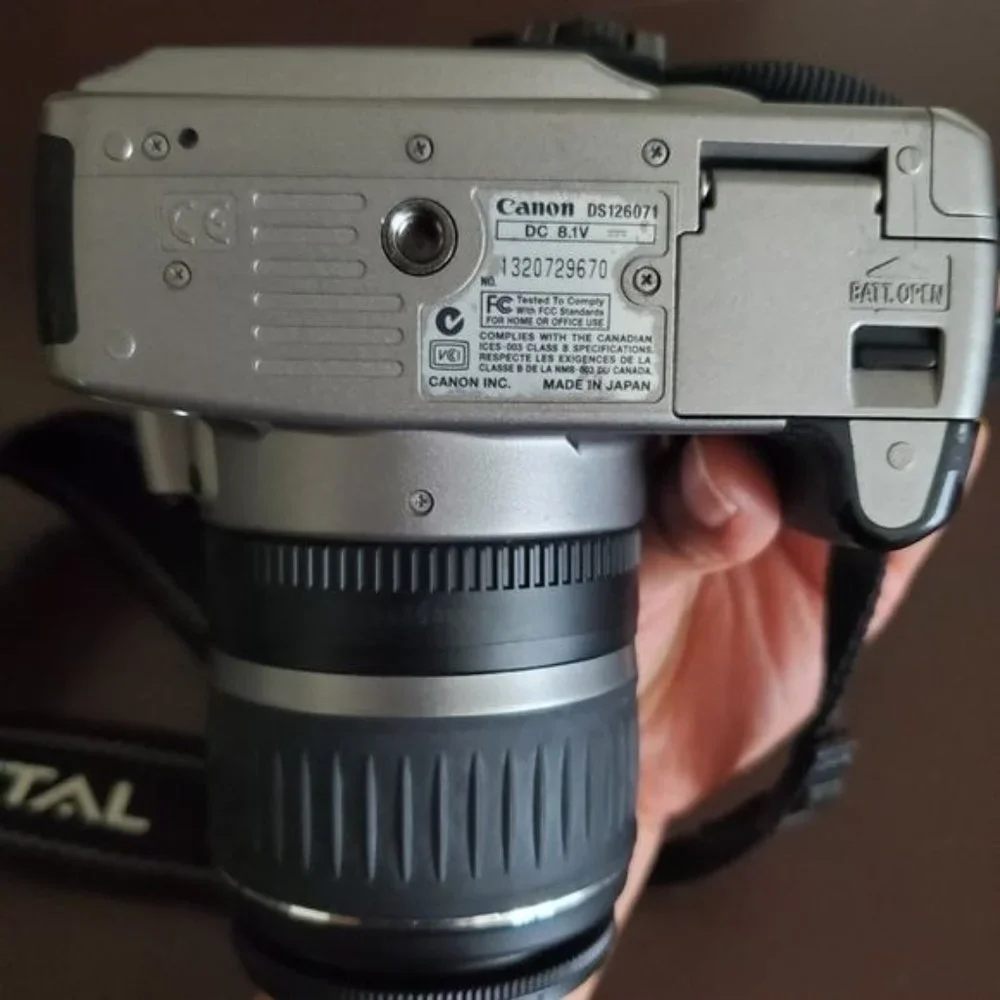 Canon EOS Digital Rebel XT EFS 18-55‎ mm
